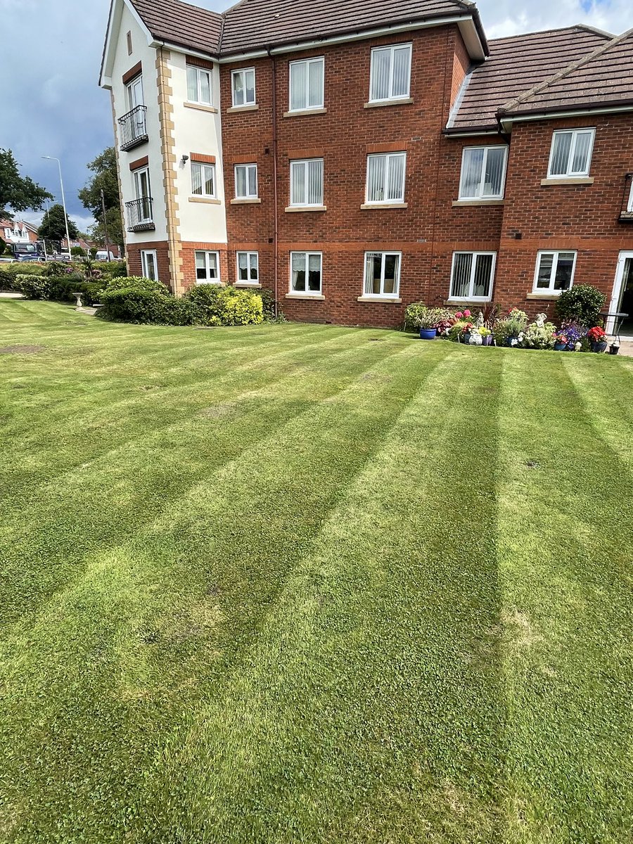 AirwavesFM1's tweet image. Airwaves Grounds Maintenance team

We’ve been out across assisted living communities, block management sites, and residential estates keeping outdoor spaces looking their absolute best.

#GroundsMaintenance #EstateManagement #BlockManagement #AssistedLiving #Landscaping