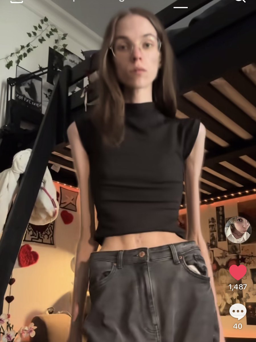 abril ⋆⭒˚.⋆ tweet media