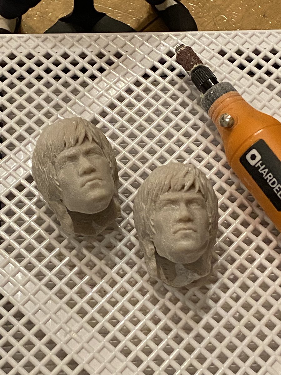 Replicant_isa tweet media