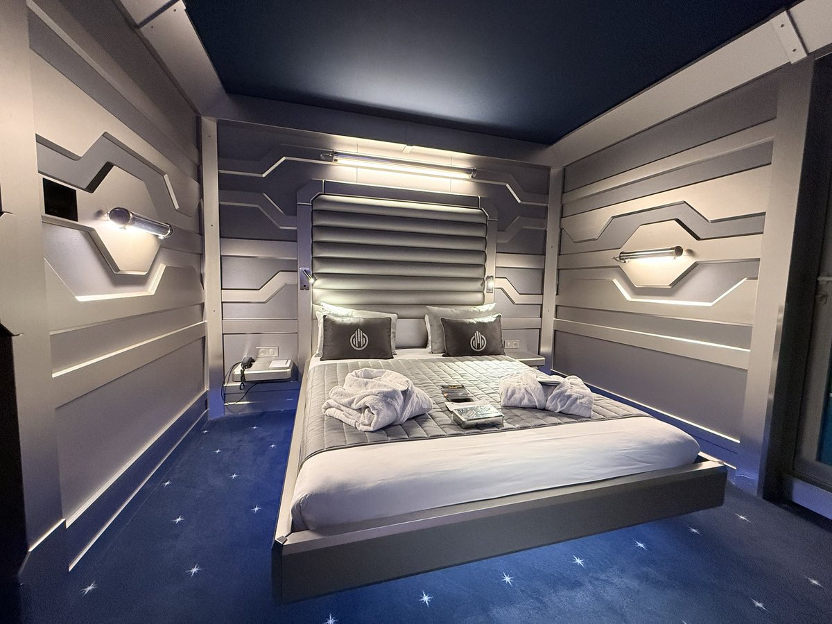 ThemeParkWW's tweet image. We absolutely loved our stay at Station Cosmos Hotel last night 🚀 The theming is next level and our view of Futuroscope from the balcony was awesome! We’ll be sharing a full tour and review on our YouTube channel soon! 

#futuroscope
