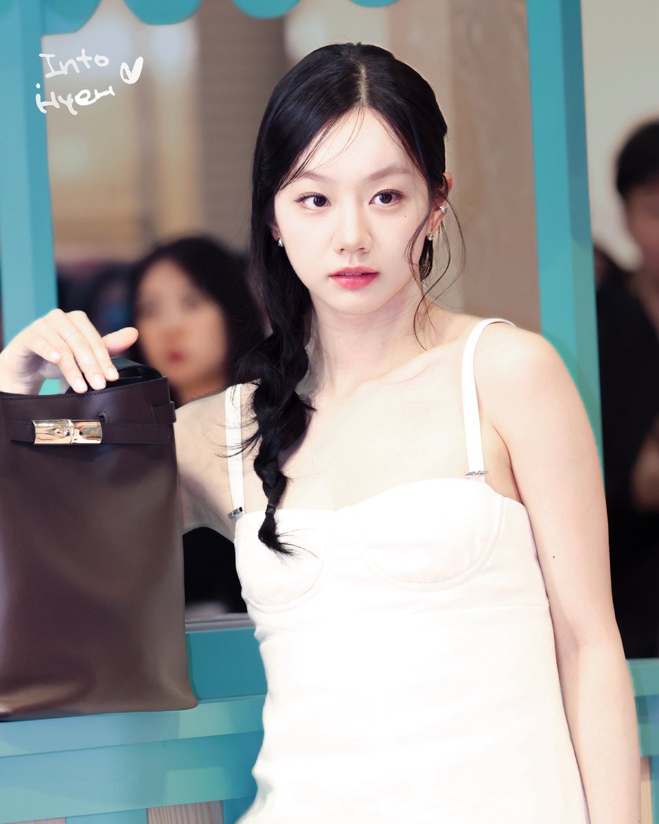 Intohyeri tweet media