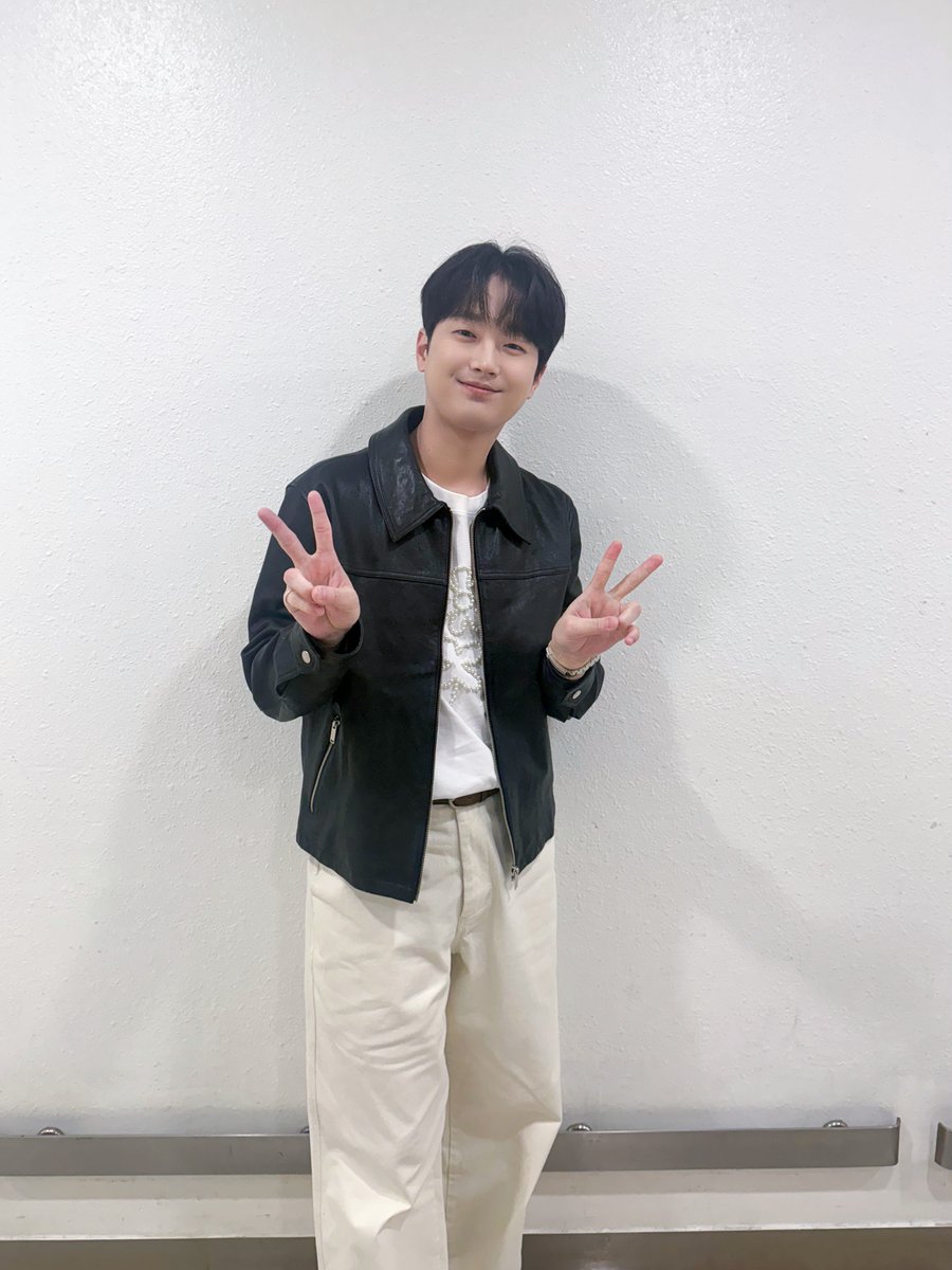 📸 찬또그래퍼 📸

오늘은 찬원을 ✌🏻번
만날 수 있는 날😆

<셀럽병사의 비밀>에서도
찬원의 꽃미모 구경하러🥰

모두 오후 8시 30분
KBS2에서 만나요🙌🏻

#이찬원 #LeeChanWon 
#셀럽병사의비밀 
#티엔엔터테인먼트