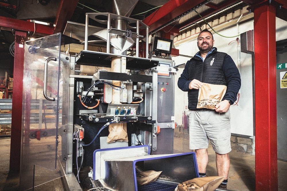 GIC_Packaging's tweet image. One of the UK’s leading organic veg box companies has doubled its packaging capacity, reduced downtime and transitioned to fully compostable paper since installing two new GIC #VFFS packaging machines this time last year.  champ.ly/pC70Yu8r #packaging #PackagingMachinery