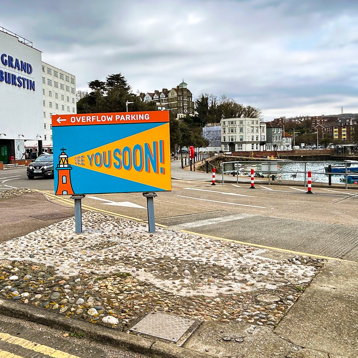 print_cc's tweet photo. Just Delivered these smart new Welcome signs to Folkestone Harbour!  Made from tough aluminium composite  built to withstand the coastal weather for years to come, with excellent longevity &amp; a crisp professional finish.  What do you think?
@FstoneHbourArm #WelcomeSigns #WhoElse https://t.co/V7g0pKCFiB