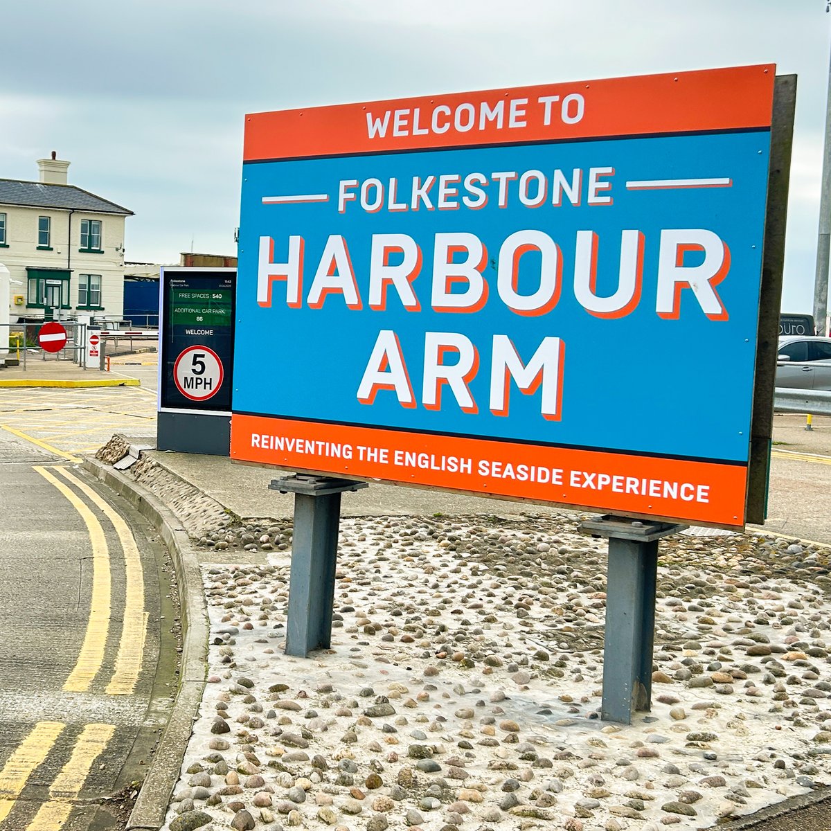 print_cc's tweet photo. Just Delivered these smart new Welcome signs to Folkestone Harbour!  Made from tough aluminium composite  built to withstand the coastal weather for years to come, with excellent longevity &amp; a crisp professional finish.  What do you think?
@FstoneHbourArm #WelcomeSigns #WhoElse https://t.co/V7g0pKCFiB
