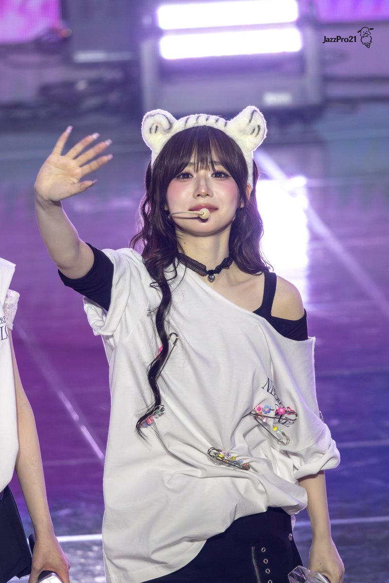 260405 콘서트  

🥹 

#tripleS #트리플에스 #윤서연 #YoonSeoyeon #서연