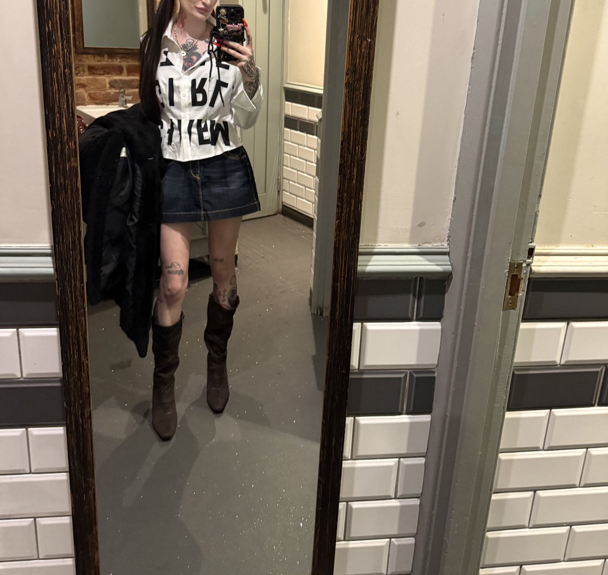 You: on all fours at my feet begging for attention.

Me: rolls my eyes, takes your money , leaves &amp; steps over you 🙄