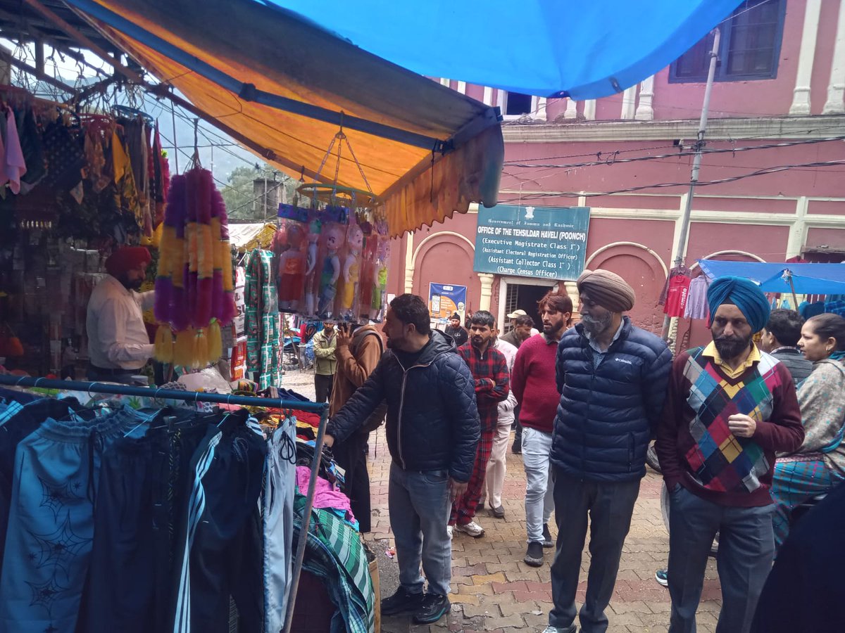 Today, Chief Executive Officer, Municipal Council Poonch, with field staff, inspected markets and instructed shopkeepers to avoid road encroachments, ensuring pedestrians face no inconvenience.
<a href="/MoHUA_India/">Ministry of Housing and Urban Affairs</a> 
<a href="/md_sbm/">Swachh Bharat Mission Urban , J&K</a> 
<a href="/JKHUDD1/">J&K Housing & Urban Development Department</a>
<a href="/PoonchDm/">Deputy Commissioner Poonch</a> 
<a href="/JammuUlb/">Urban Local Bodies, Jammu</a>
<a href="/diprjk/">Information & PR, J&K</a> 
<a href="/DICPoonch/">Information & PR, Poonch</a>
<a href="/khalilBanday/">Khalil A Banday (خلیل احمد بانڈے)</a>