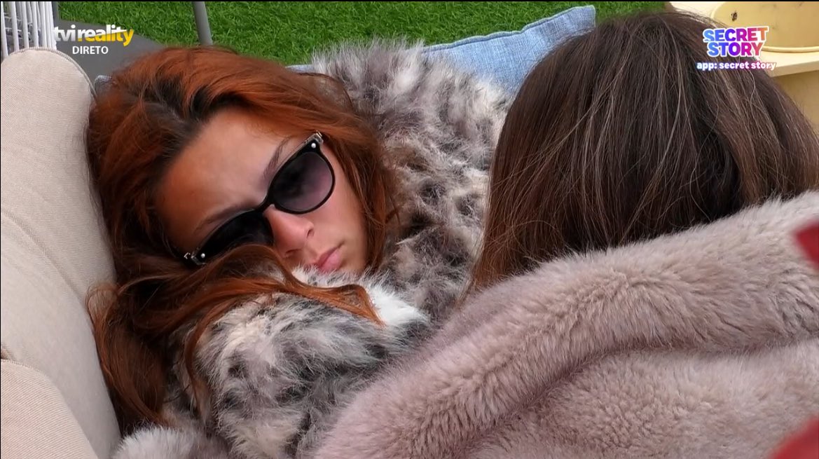 bb2020tvipt's tweet photo. “Assim partes-me o coração, sê forte Evinha… Tu és forte moça acredita em ti, já deste provas disso”

Podem dizer o que quiserem mas a Liliana é uma ótima amiga para a Eva ali dentro. Está sempre lá para ela e nunca a deixa sozinha ❤️ #sstvi https://t.co/8vbQf3BW4q