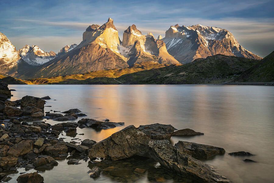 joancarroll's tweet image. Calm Morning in Torre del Paine National Park Chile 2! buff.ly/3C4At1C  #patagonia #chile #mountains #landscapephotography #landscapes #reflections #torredelpaine #nationalpark #lake #lakepehoe @joancarroll