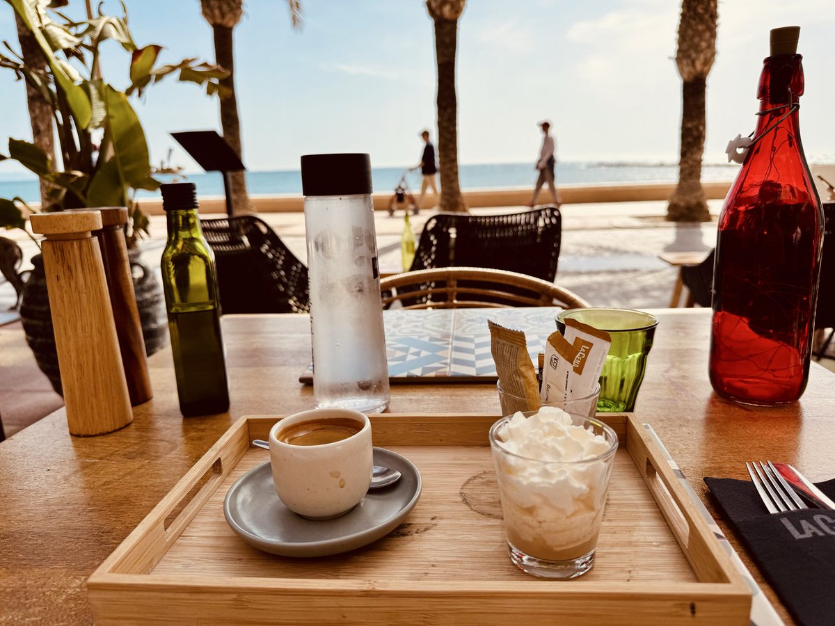 Колись я мріяв про те щоб жити біля моря, снідати в кафе на березі і мутити якісь схеми. 

І ось -живу. 

Мрія - це маяк який не дозволить збитись зі шляху. Мене все моє життя ведуть мрії.