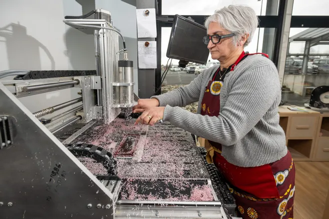 lamontagne_15's tweet photo. A #Mauriac, le premier atelier de lunetier du #Cantal, fruit d'une reconversion réussie et d'une envie de produire 'local"
https://t.co/9SW6pu5fKe https://t.co/i6anSuTSBl