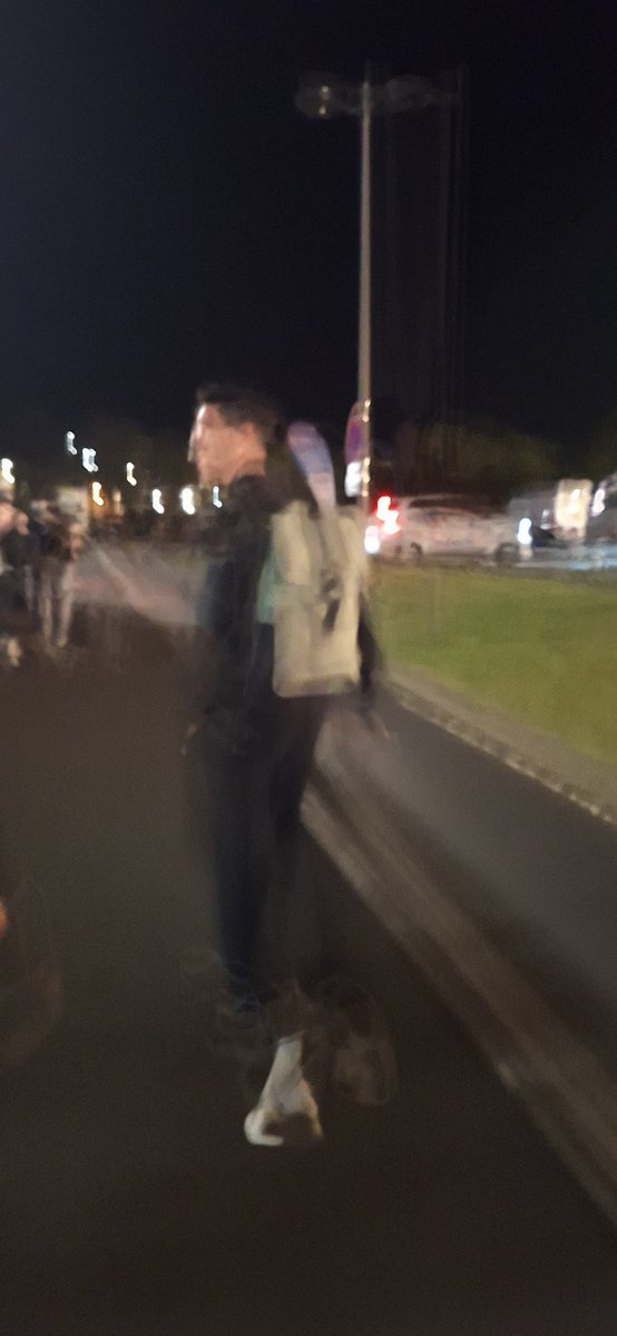 rqnkr's tweet image. Sinon je profite que la GA soit terminée pour remercier @Azrod_R6 de m'avoir laisser prendre une photo avec lui, ça fait plaisir d'avoir quelqu'un d'aussi influent être proche de la communauté #vitality