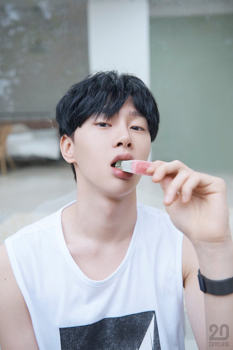 대학내일 tweet media
