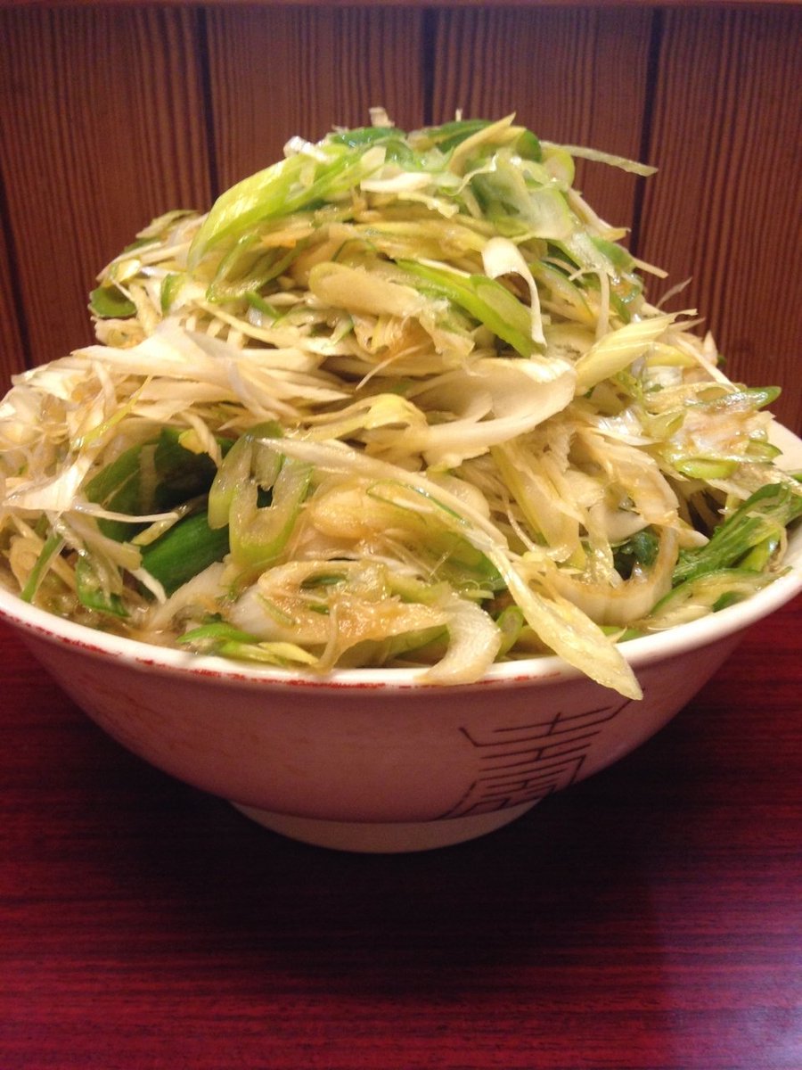 さんでー tweet media