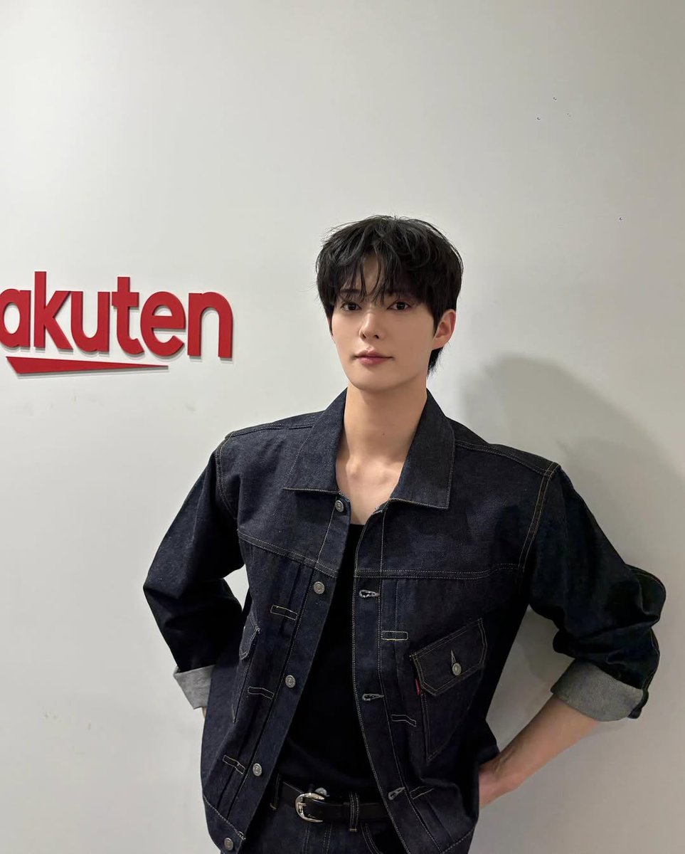 lurvbeee's tweet image. #PainteroftheNight has confirmed its casting, so this is our Seungho and Nakyum. Imo it's a yes… they look perfect together. I wonder how the series will turn out since the manhwa is literally 90% smut 🙂‍↔️