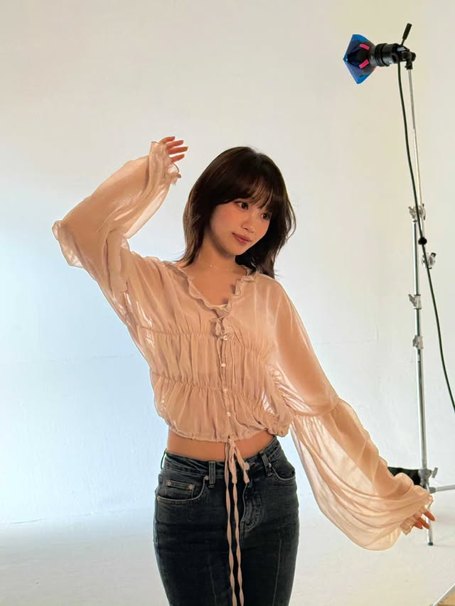 kim chaewon pics tweet media