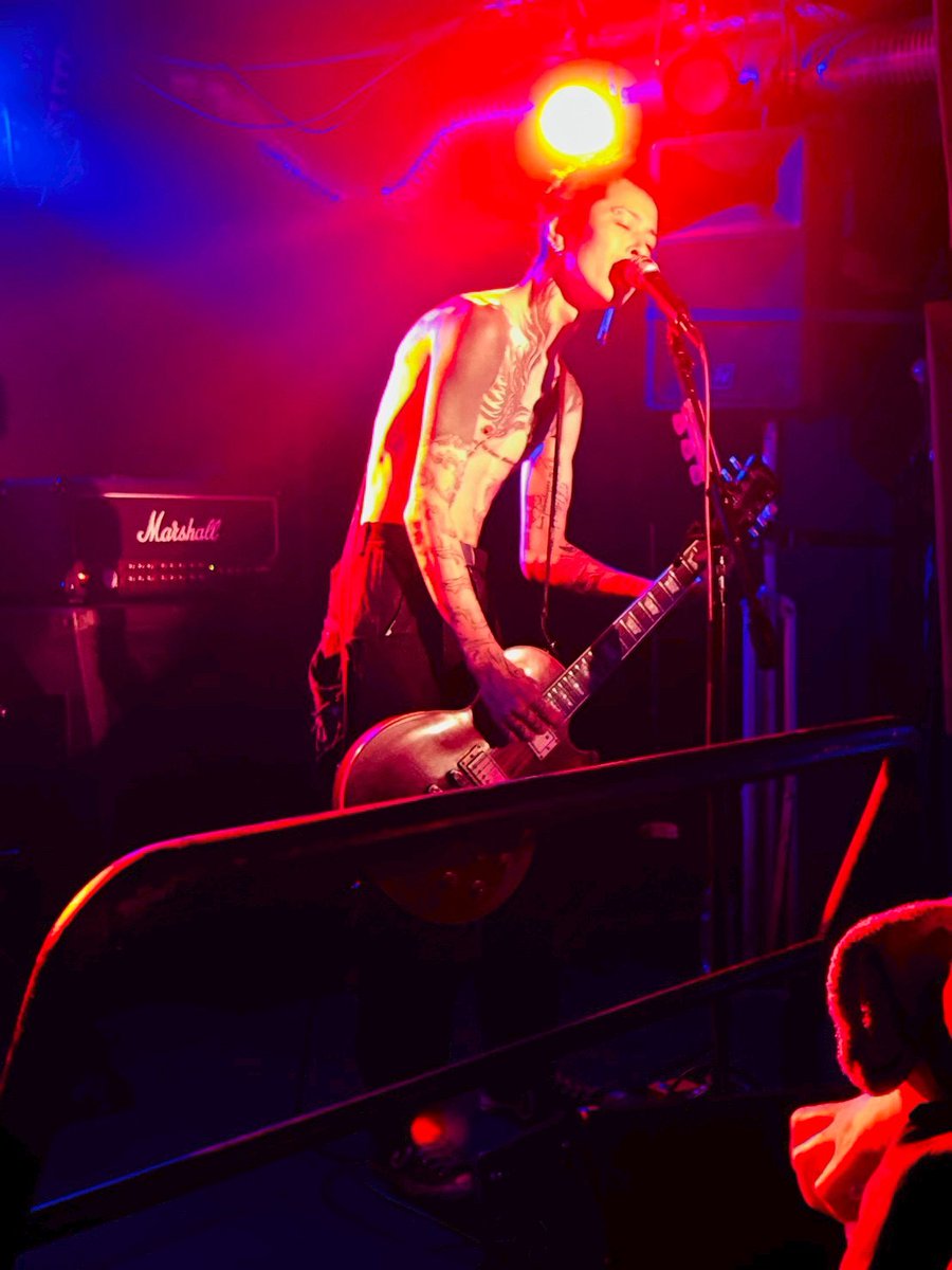 EasternMonkeys's tweet photo. 4月のライブです

・4/9(木) 両国SUNRIZE
・4/16(木) 三軒茶屋 HEAVEN'S DOOR

4月はライブ2本だけですが、精一杯ROCKします！ https://t.co/4TdjKySTrb