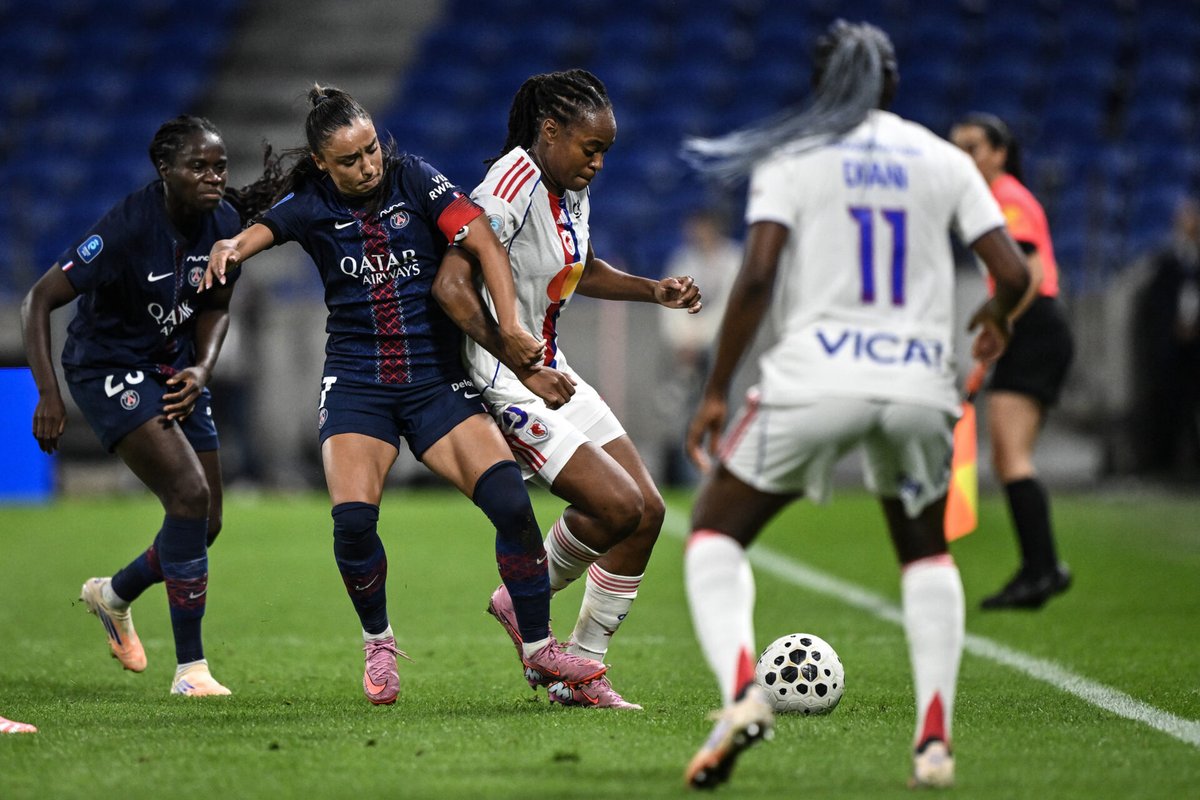 fenottes's tweet photo. Un nouveau OL #Lyonnes - #PSG le 10 mai à Valenciennes
#OLPSG #CdFF
(O&L : https://t.co/bDTvYR7nXa) https://t.co/RigqiUfRg5
