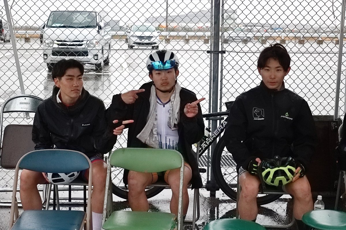 あきひこ tweet media