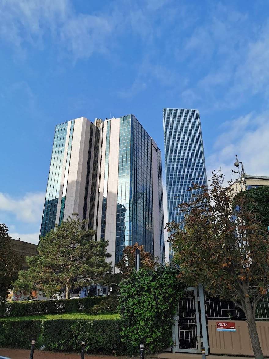 Omar Alhariri tweet media