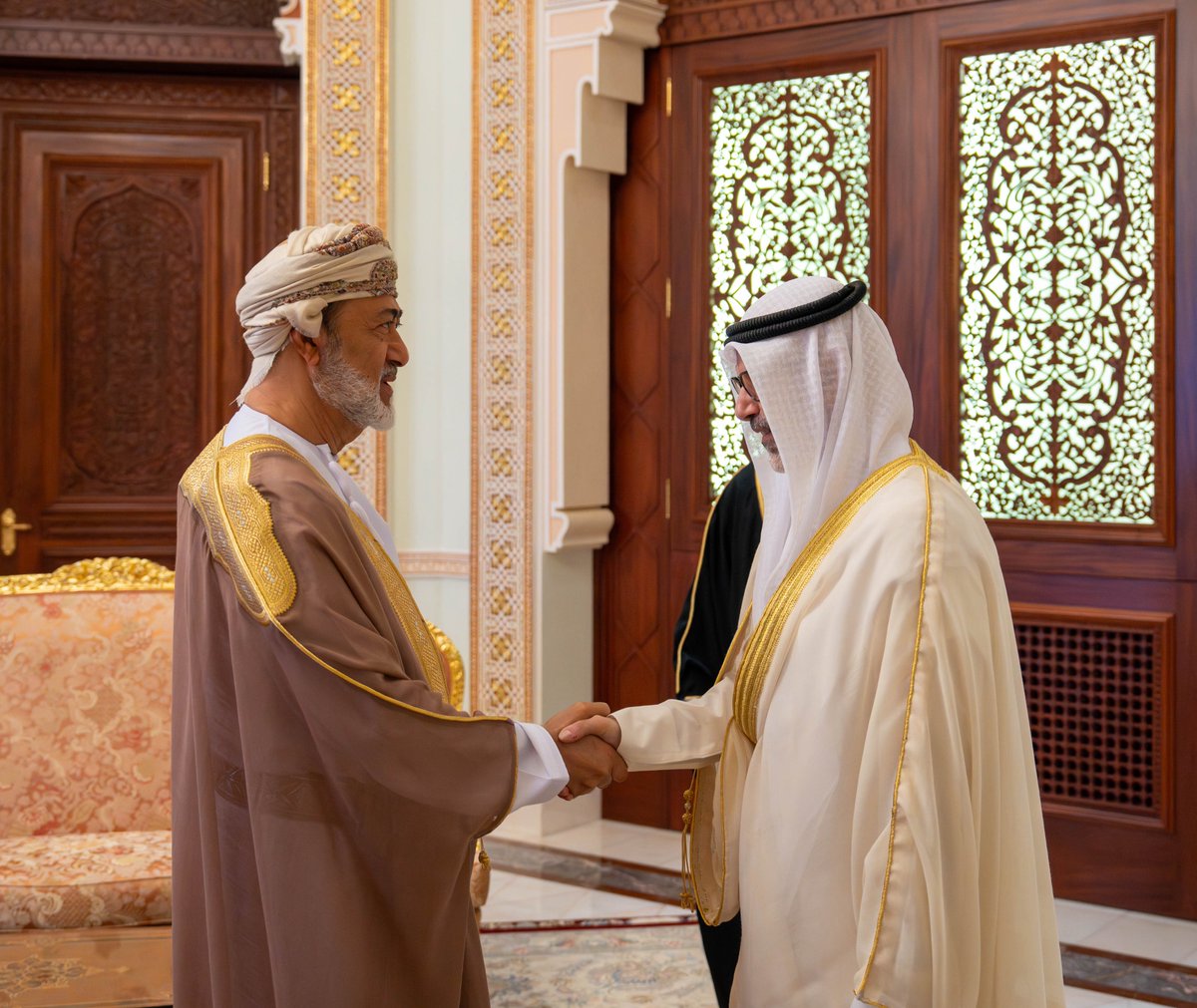 Royal Oman Family tweet media