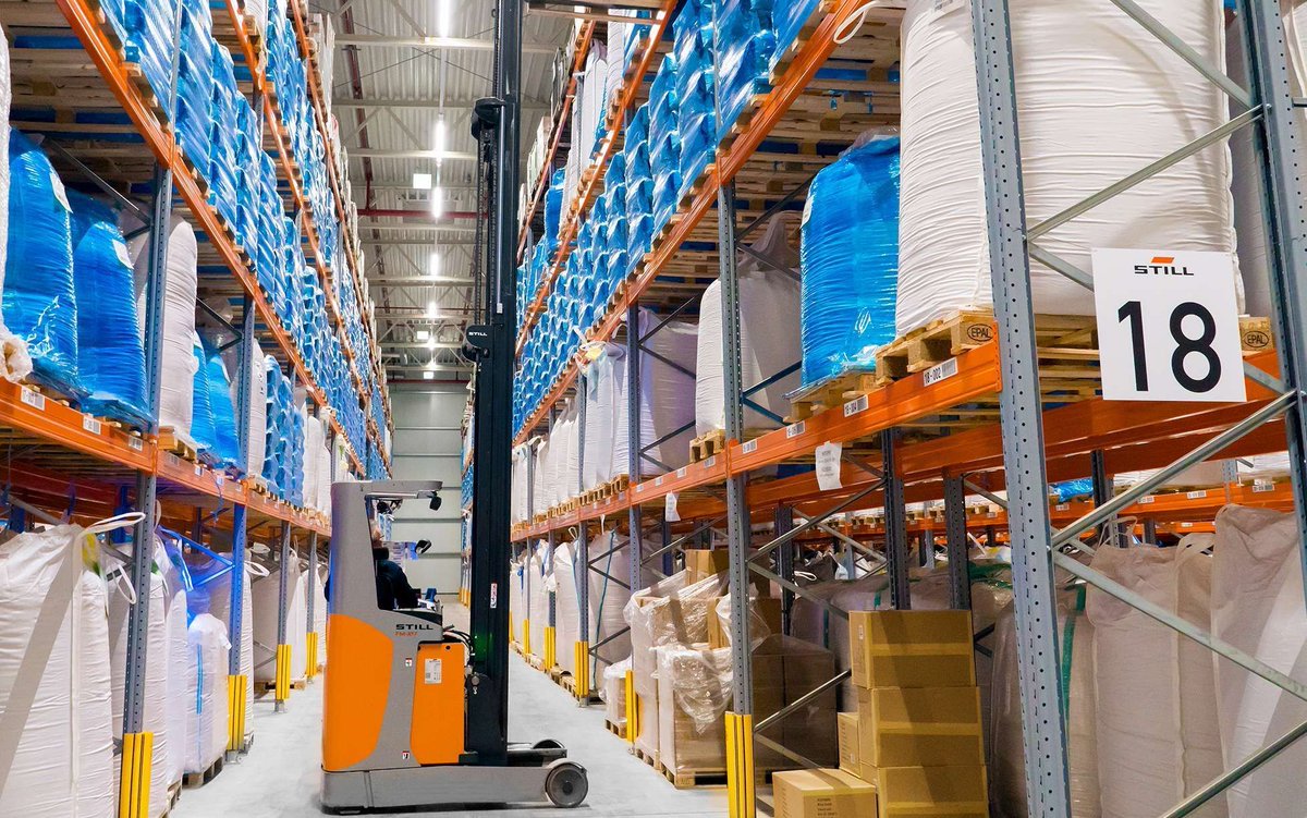 Smarte Technik für Schnelldreher:
Der Logistik-Dienstleister #Koch wollte nach einer Hochregal-Anlage mit 36.000 Paletten-Plätzen auch den Lagerbereich für schnell drehende Waren automatisieren. #Still lieferte fün...
Weiterlesen:
In 8 Sprachen verfügbar: 
logisticsinnovation.org/logistik1/stap…