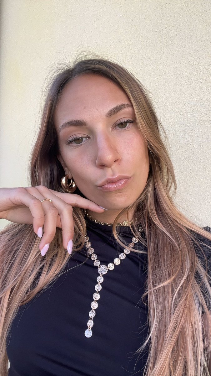 Italian Goddess tweet media