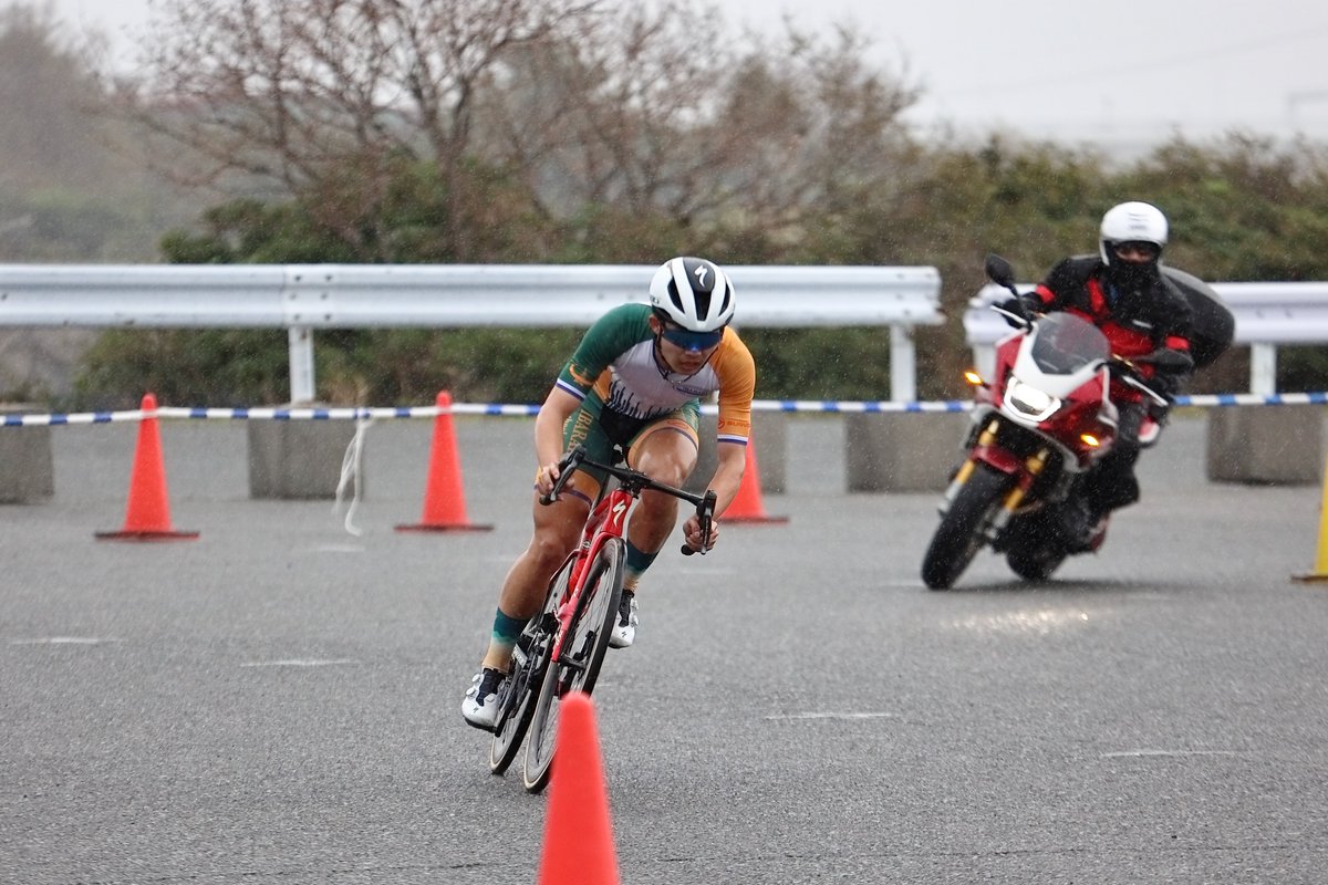 あきひこ tweet media