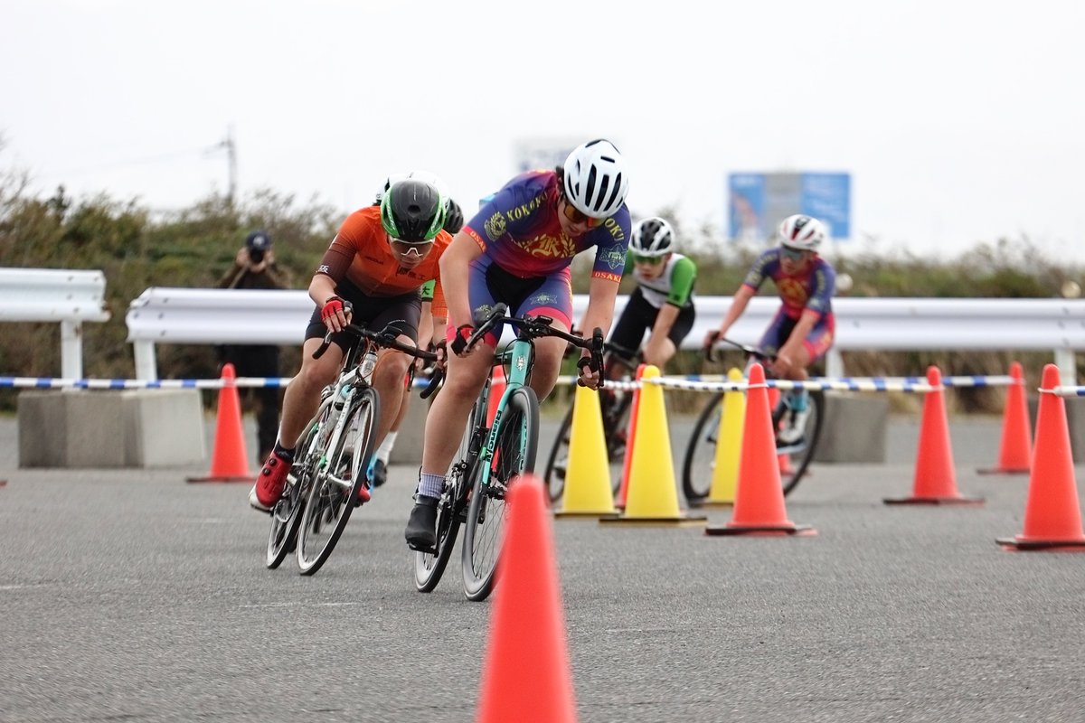 あきひこ tweet media