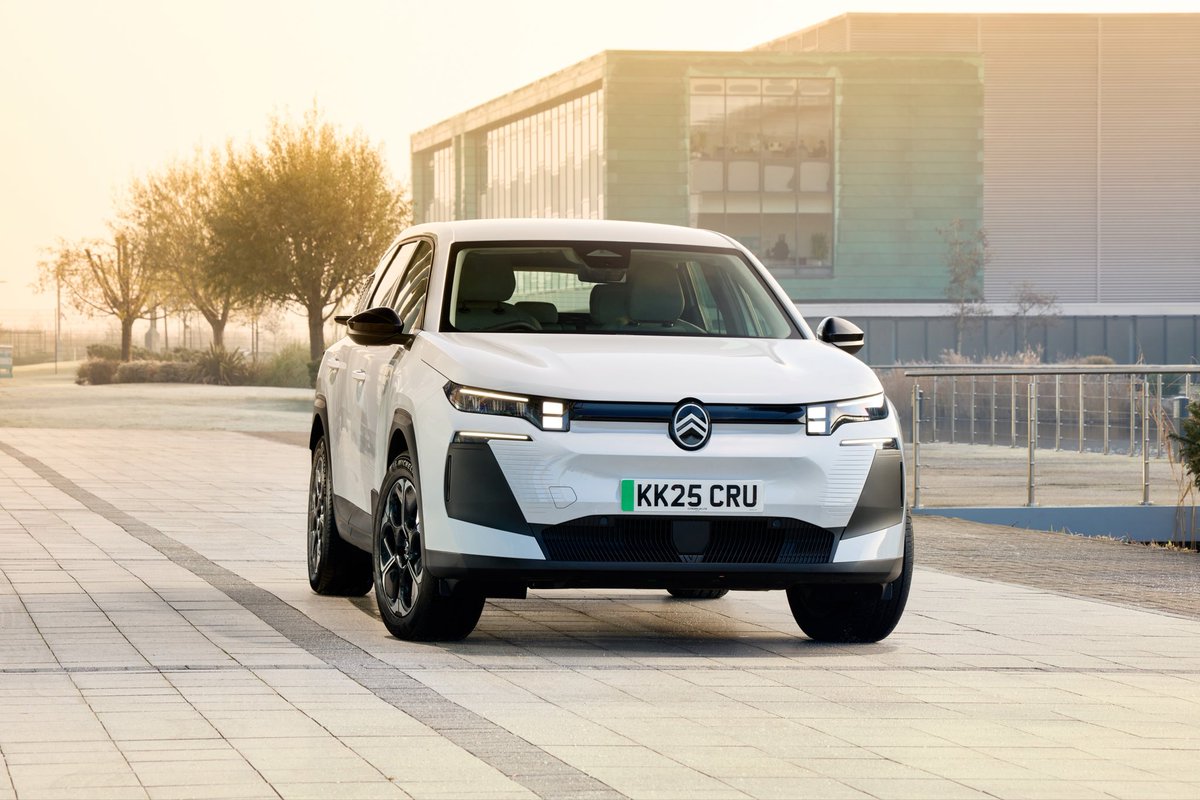 CitroenUKPR's tweet photo. @CitroenUK reports year-on-year growth, with both car volume and market share demonstrating strong progression over 2025.

👉 https://t.co/6rxhEeIAXt https://t.co/3BTN4WwcYK