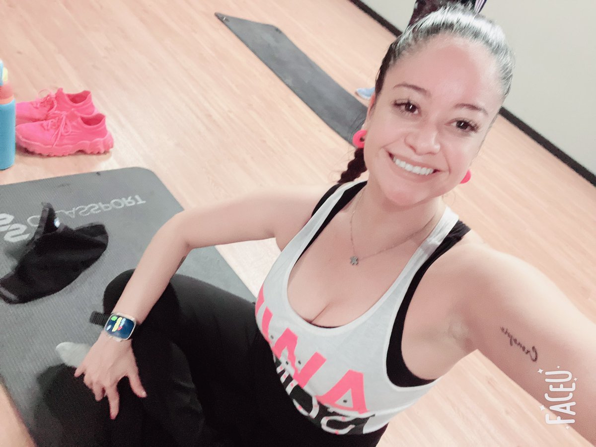 aline_tbk's tweet photo. Regresando con todo 💖🧘🏻‍♀️🫧✨🥊 los lunes cuesta doble después de todo “el despipoingue” (por no decir desvergue🤭) del fin y del puente 🤭🥳🤓🤩 https://t.co/amh7C3zCWL