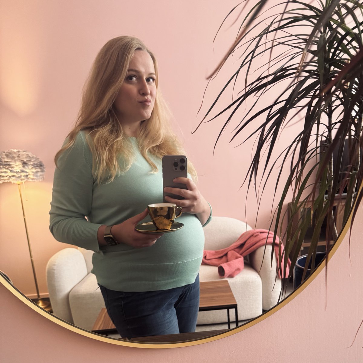 Zuki, růžový chaos tweet media