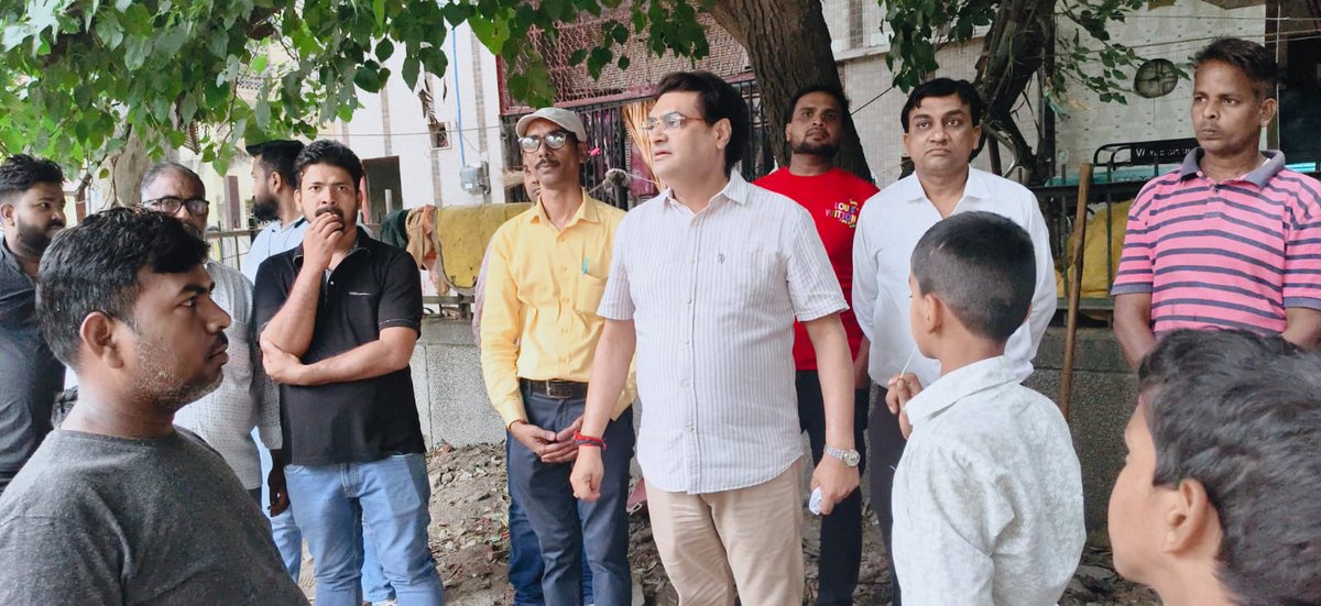 mukeshahlawatap's tweet photo. आज A3–A4 ब्लॉक के सेंटर पार्क में फुटपाथ और बाउंड्री वॉल के सौंदर्यीकरण कार्य का उद्घाटन हुआ। इससे इलाके की सुंदरता बढ़ेगी और लोगों को बेहतर सुविधाएं मिलेंगी।

#ParkDevelopment #Sultanpuri #AAP #MukeshAlahawat

@AamAadmiParty @AAPDelhi @ArvindKejriwal https://t.co/iS4CwnA0qw