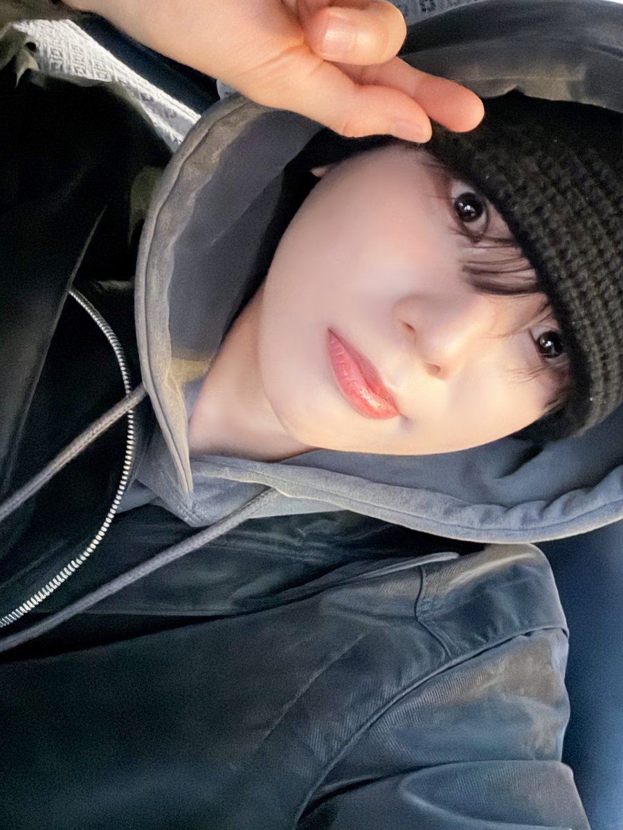 nSSign_official's tweet image. [ #도하 ] 일본 택시에서 사진 찍으면 잘 나온다고 들었는데 어땡?

#nSSign #엔싸인 #エンサイン #DOHA