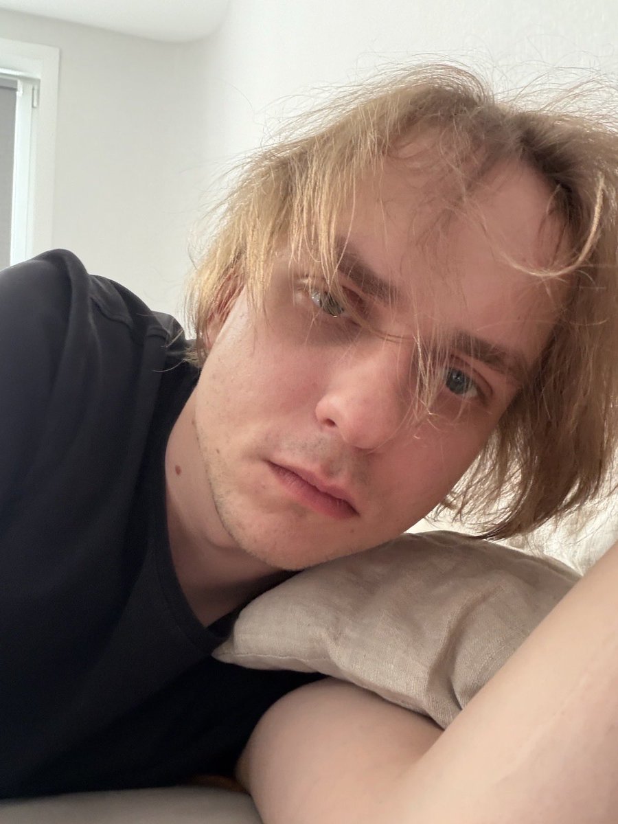 ev (@exp0surevalue) on Twitter photo 