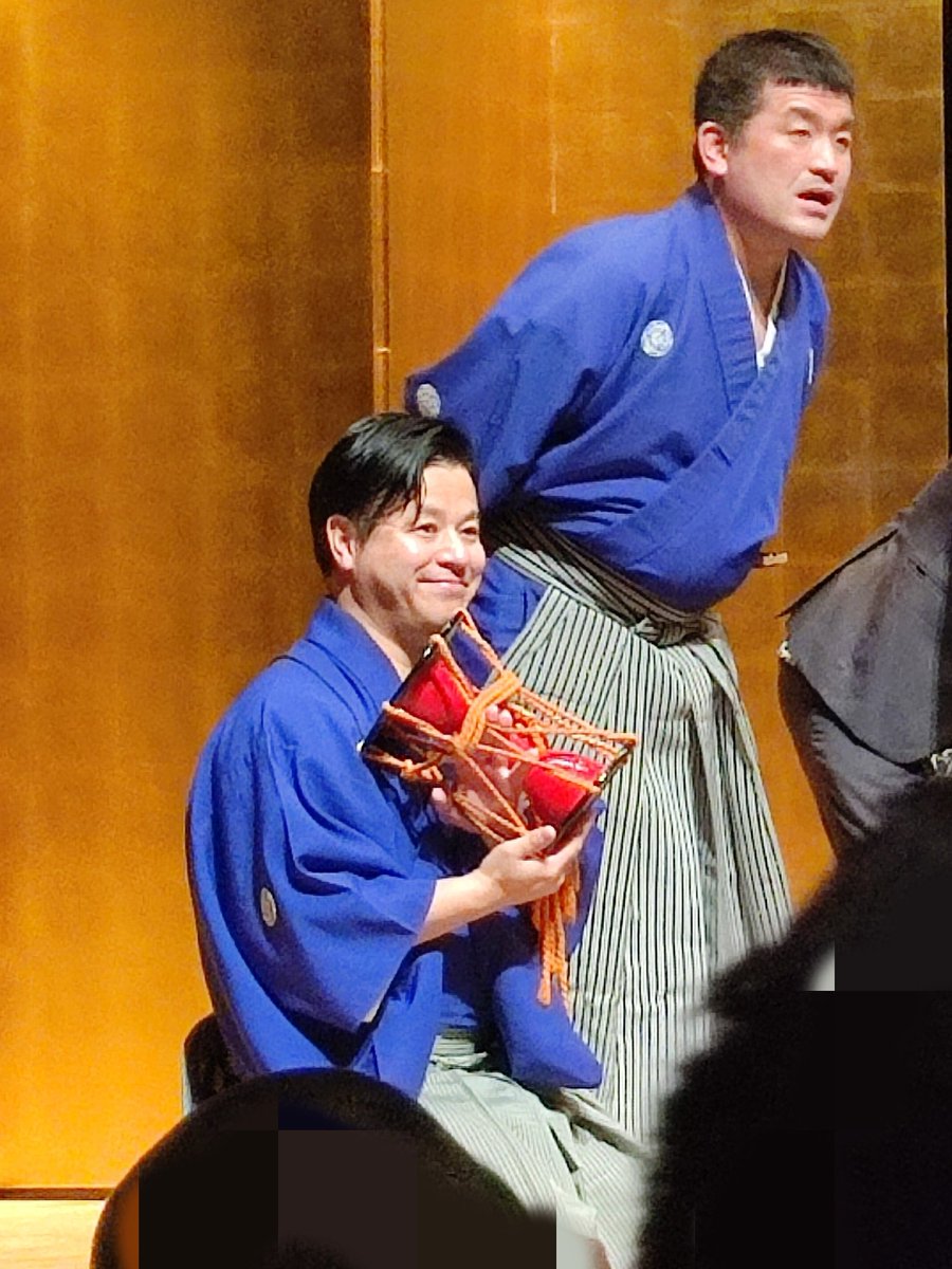 ibukinosashimo's tweet photo. 昨日の深川多聞会行ってました。どのコンビも面白くて行って良かった！めっちゃ笑った！
すゑさんは結婚式の余興でめっちゃ面白かった！このネタすごく好きなので久しぶりに見れて嬉しかった。狂言風の濃いネタやけどウケてたのもファンとしては嬉しかった。
タモンズやマシンガンズもめっちゃ笑った。 https://t.co/e6qywWRrG8