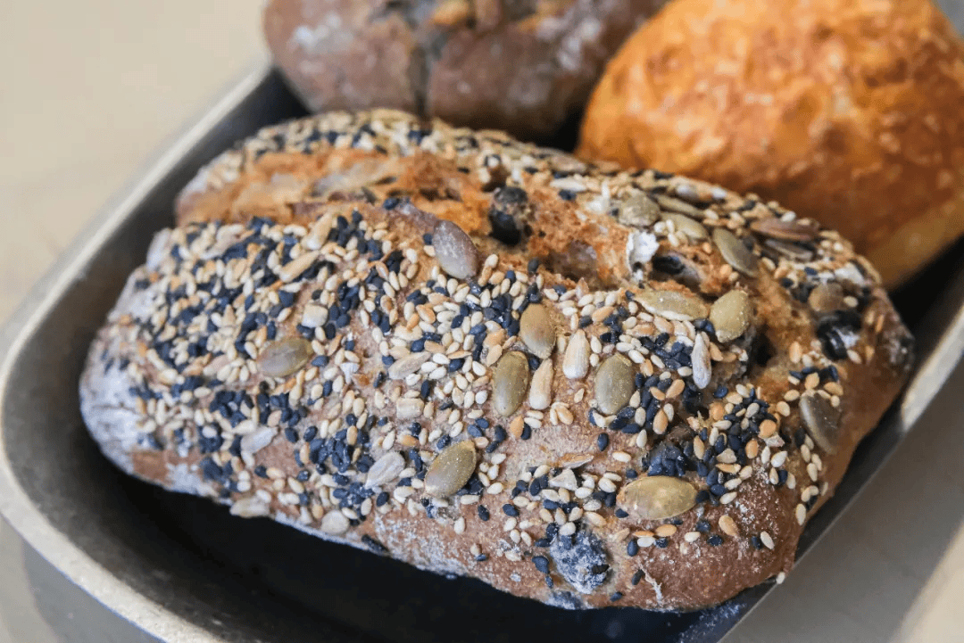 rizehs's tweet photo. Baked my first sourdough loaf! Crusty crust, chewy crumb, and so satisfying. Who’s down for a slice  #HomeBakingJoy #SourdoughMagic https://t.co/DNEcvMcnOU