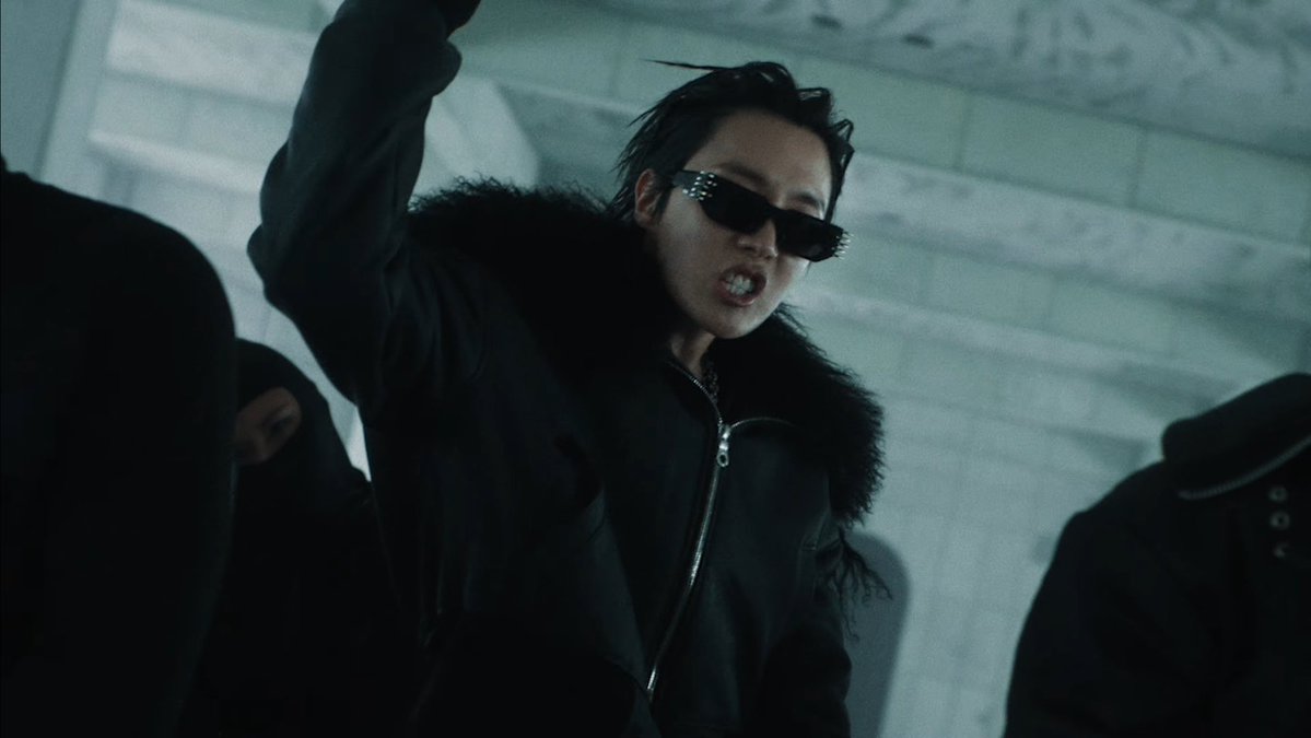 UpdateCharts tweet media