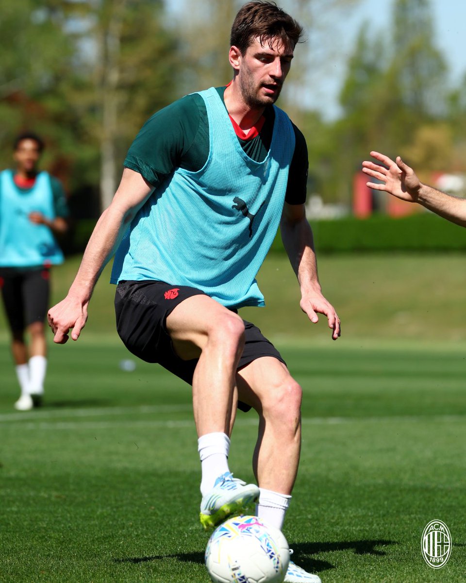 AC Milan tweet media