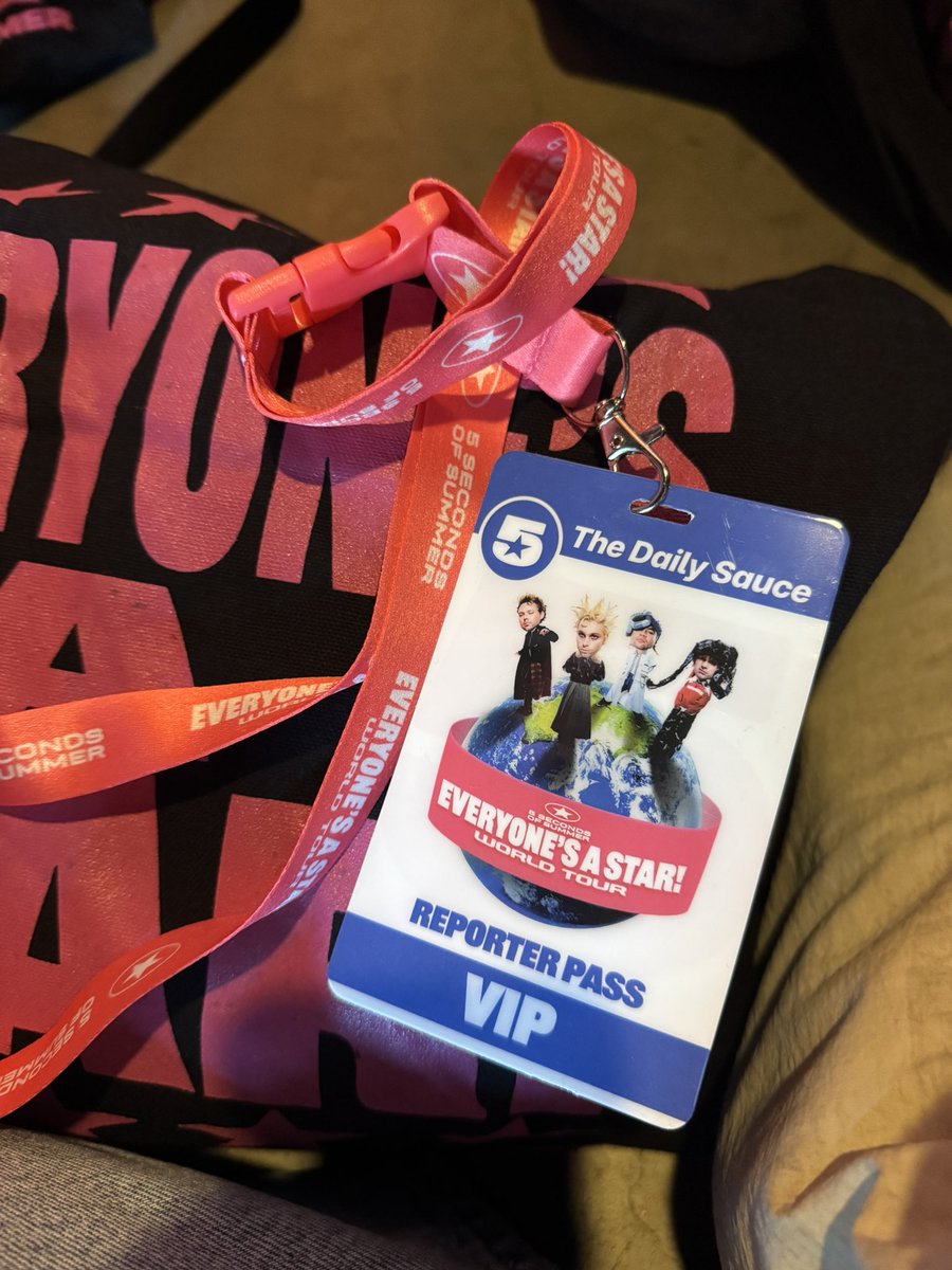 A. 🌞- ON TOUR ⭐️ tweet media