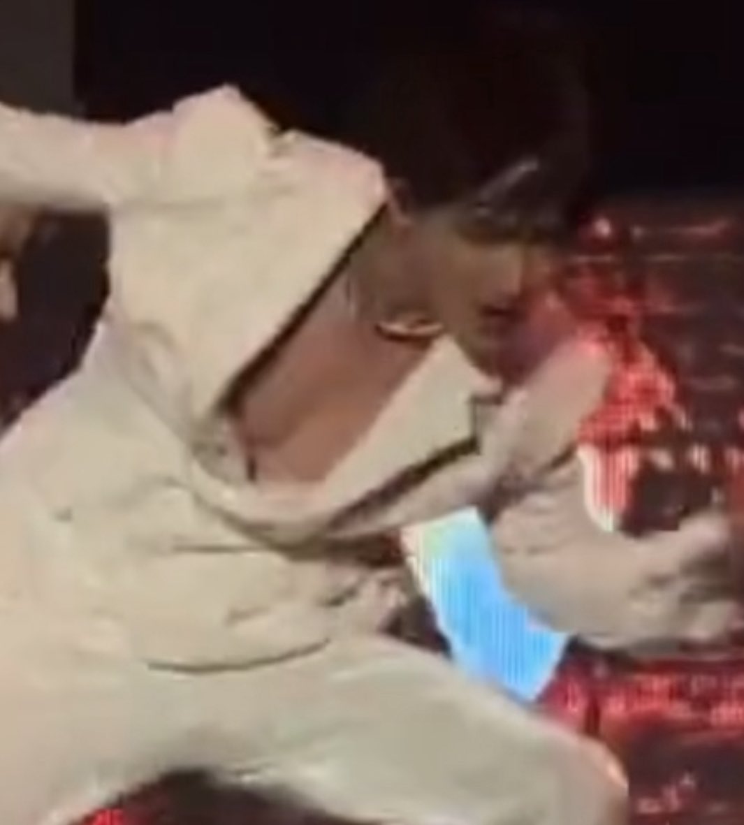 hj’s b cups tweet media