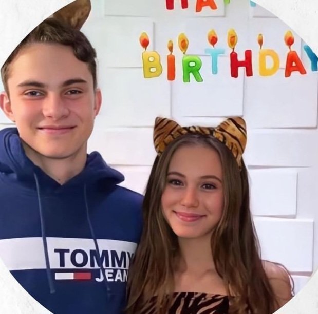 к с е н я ⁸¹ tweet media