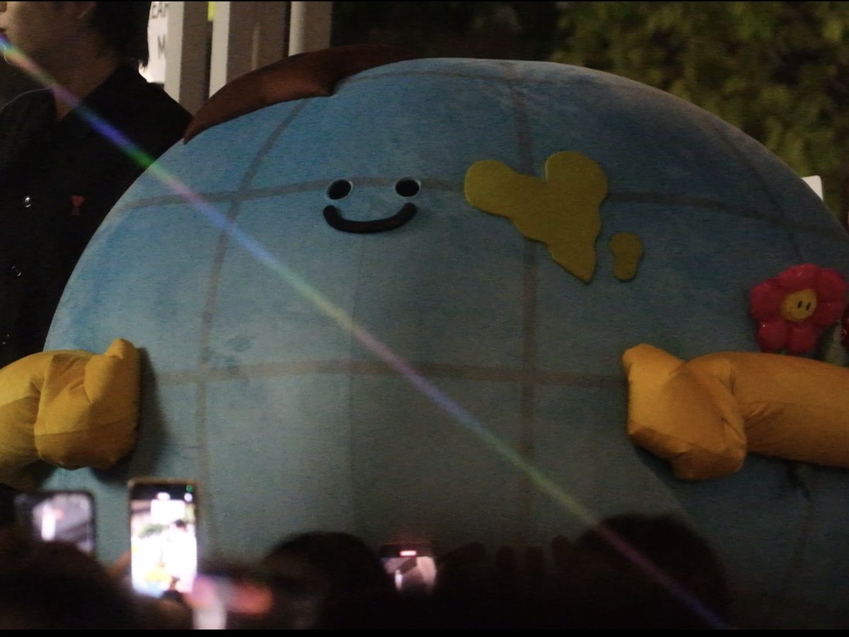 ตฤณ｡ tweet media