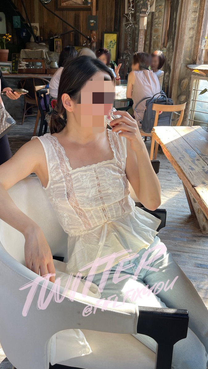 fifi_fixyou's tweet photo. 放鬆的午後時光
coffee time

#露出
#透視
#激凸
#透け
#透け乳首
#乳首露出
#bralessgirl 
#seethrough
#nobra https://t.co/tcX5poAfpH
