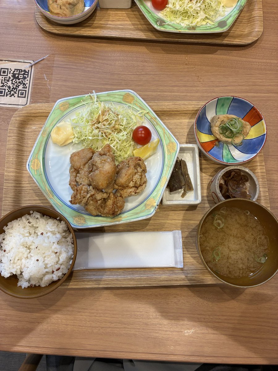 gandaiolc's tweet photo. 食べることが好きだ！という人は是非ともオリエンテーリング部へ来てください！🍽️ https://t.co/HxOiaw6V4M