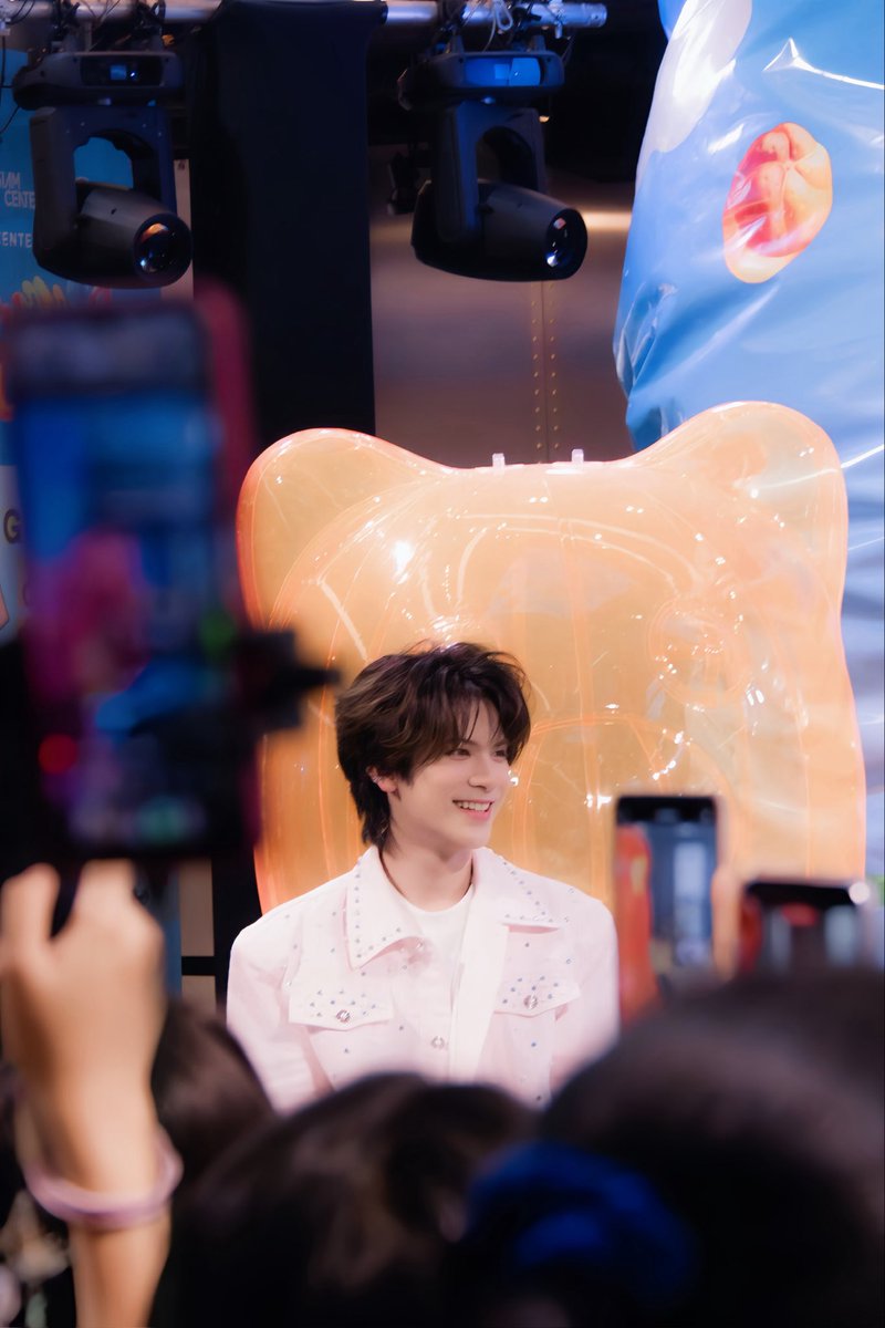 Klang_nakubb's tweet photo. 🧸🩷

#chaiklangthanakrid 
#SiamCenterSummerxMFlowMusic
#SiamCenterxJollyBears
#SiamcenterSummer2026
#mflowmusic https://t.co/mikA211qm1