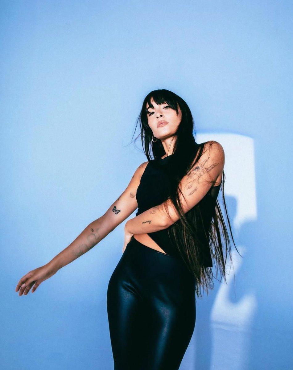 AitanaGlobal's tweet image. #CUARTOAZUL se convierte en el álbum de @Aitanax con más certificaciones en España.

#1. CUARTO AZUL — x3 💿
#2. alpha — x2 💿
#3. 11 RAZONES — x2 💿
#4. Tráiler — x1 💿
#5. Spoiler — x1 📀
#6. La Última BSO — x1 📀
#7. OT: Sus canciones — x1 📀