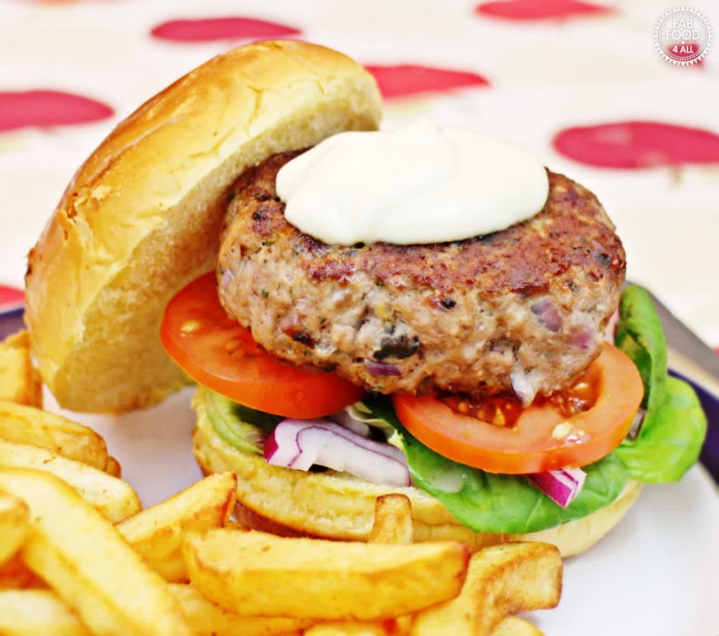 FabFood4All's tweet image. Greek Lamb Burgers with Lemon Mayonnaise are so quick and easy to make and utterly yummy! A great midweek meal. fabfood4all.co.uk/greek-lamb-bur… #lamb #burger #recipes #foodies