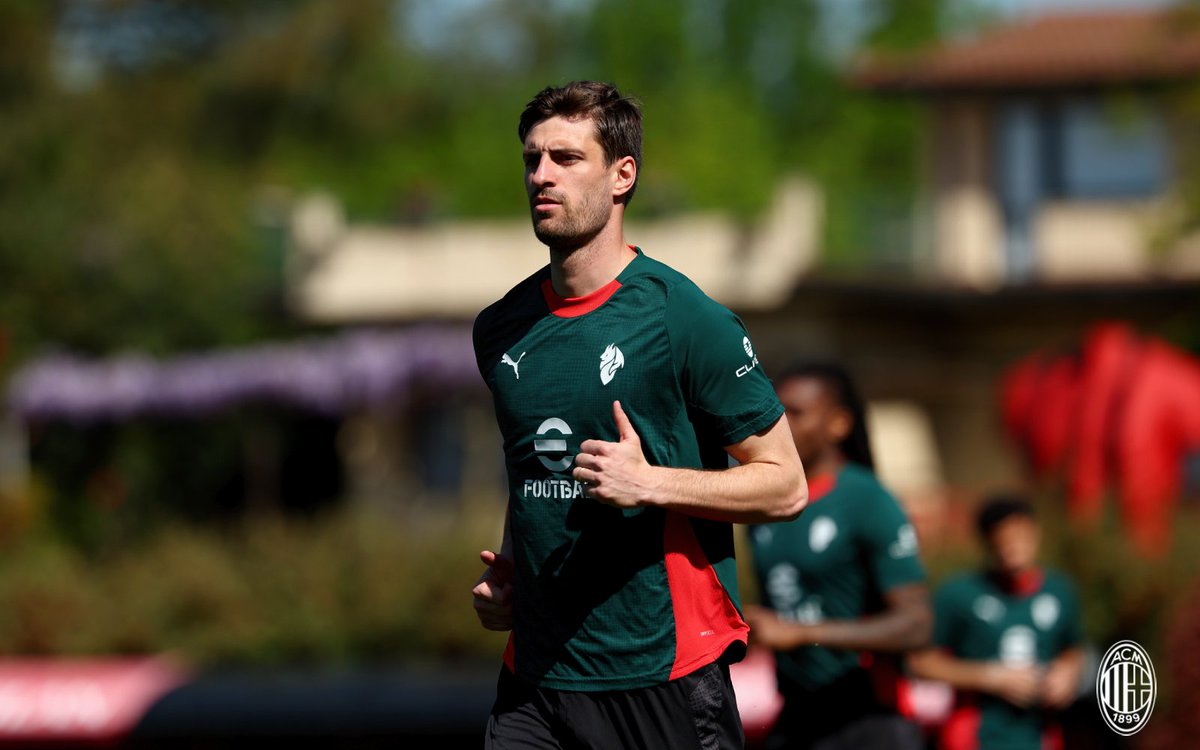 AC Milan tweet media